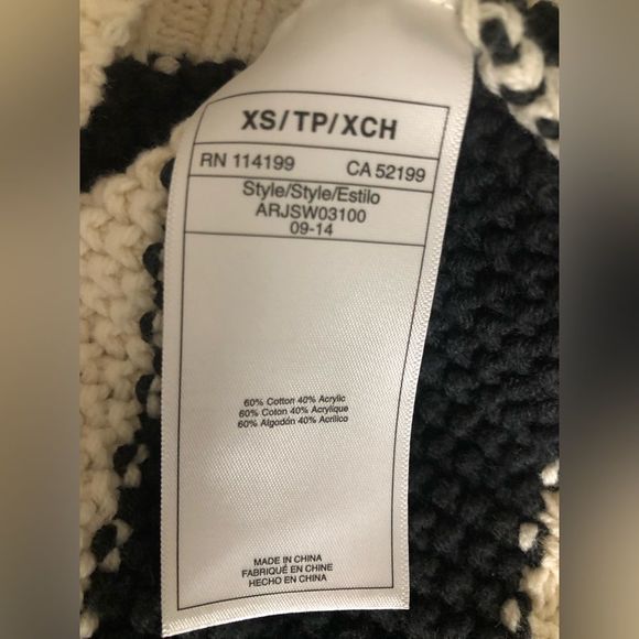 ROXY women’s crew and scoop neck - Picture 6 of 6